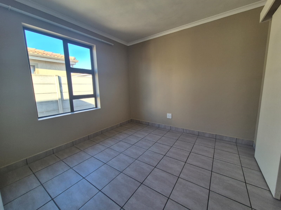 To Let 3 Bedroom Property for Rent in Stellendale Western Cape
